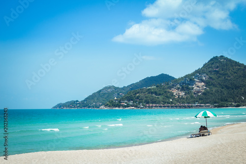Fototapeta Naklejka Na Ścianę i Meble -  Sea White sand beach with blue sea Chaweng Beach, Koh Samui, Thailand