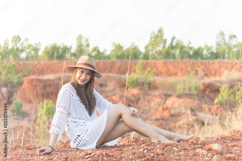 Obraz premium Portrait of bohemian woman on sunset,Lifestyle of modern thailand girl