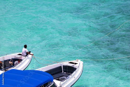 2 Speed ​​Boat parked in the sea.