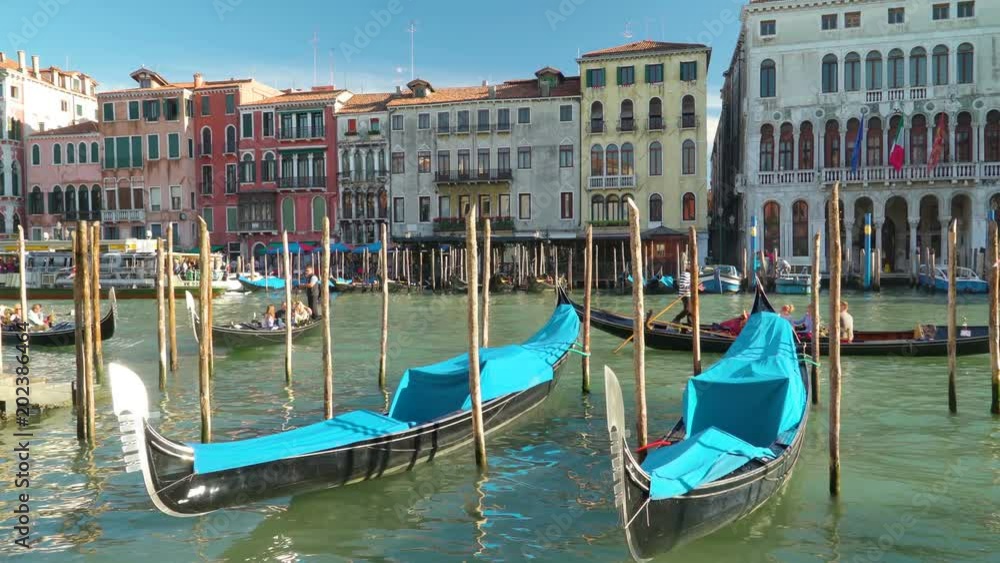 2358_Two_gondolas_docked_on_the_side_of_the_canal_in_Venice_Italy.mov 2358_Two_gondolas_docked_on_the_side_of_the_canal_in_Venice_Italy.mov