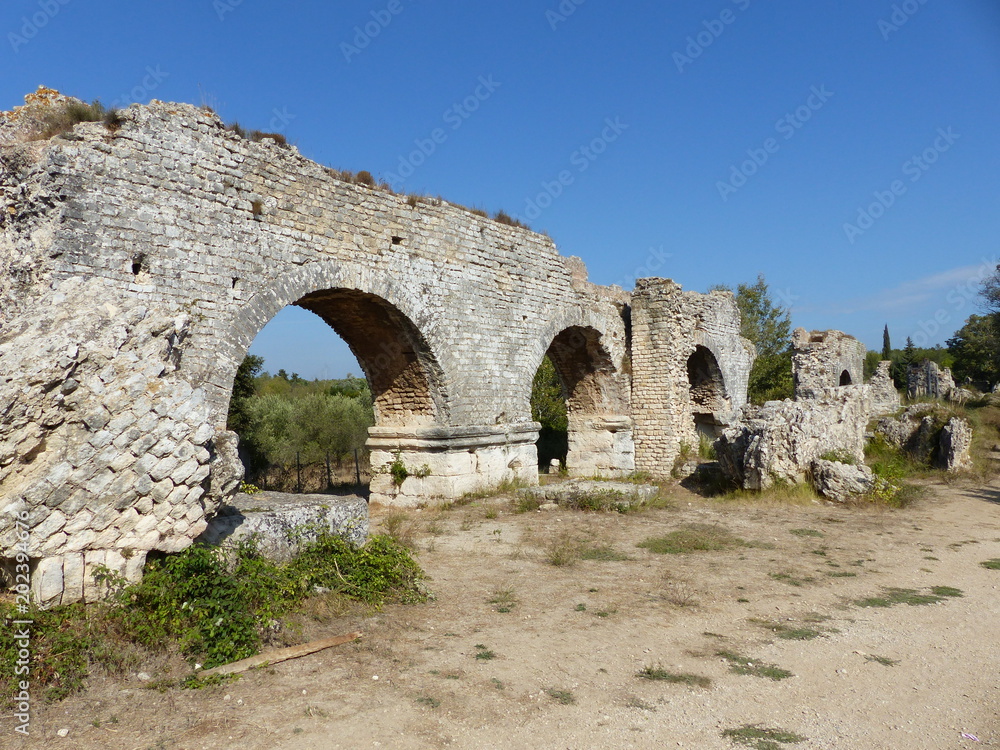 Römischer Aquadukt von Barbegal bei Fontvieille / Provence