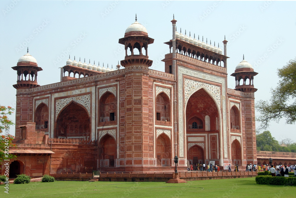 Porche d'entrée principale, site du Taj Mahal, situé à Agra, Rajasthan, Inde