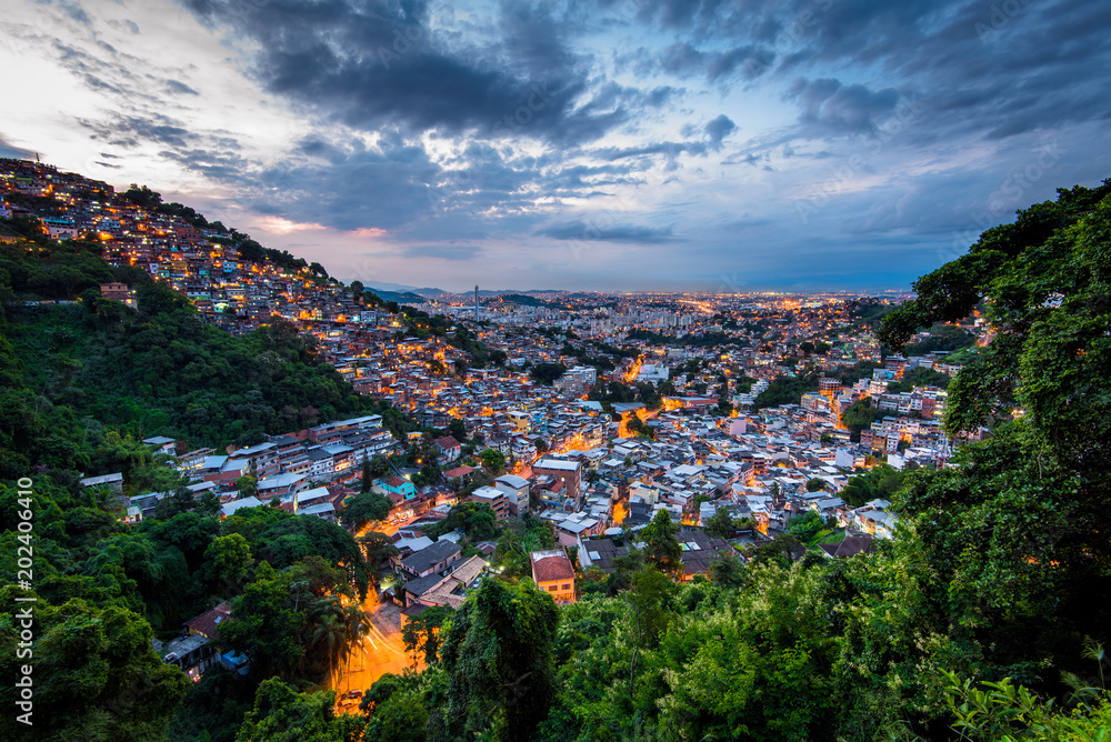 Εκτύπωση καμβά View of Rio de Janeiro Slums on the Hills by Dusk