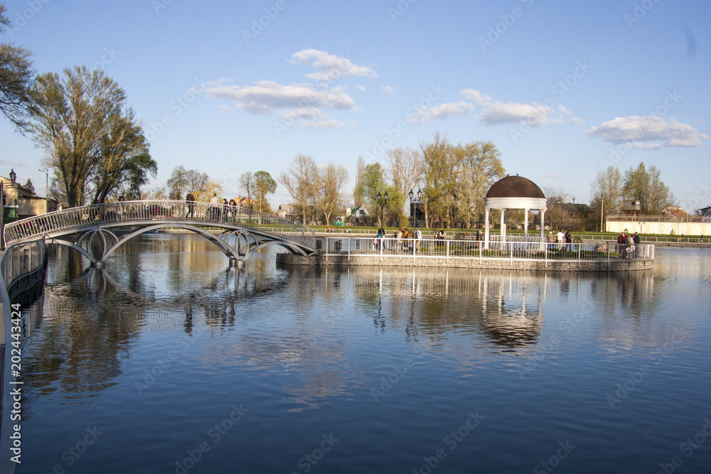Obraz premium lake in citypark