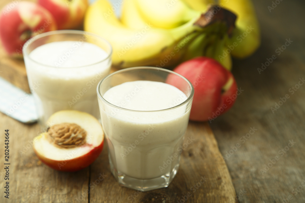 Peach and banana smoothie Peach and banana smoothie
