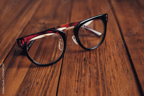 glasses image on the table