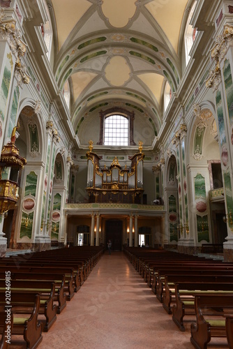 Innenansicht der Jesuitenkirche in Mannheim