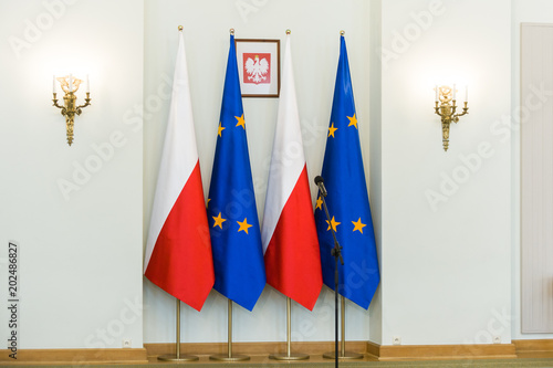 konferencja prasowa flagi Polski Unii Europejskiej photo