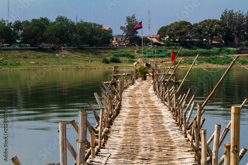 Bild auf Leinwand Bamboo Bridge, Kampong Cham, Cambodia