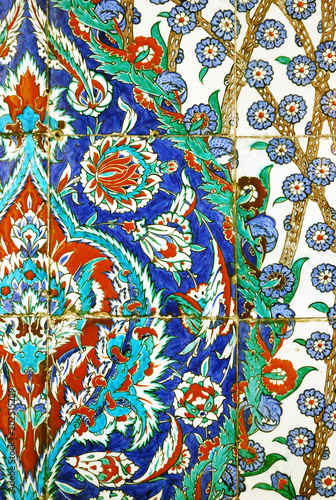 Detail of handpainted tiles in Topkapi Palace, Istanbul © Silvio