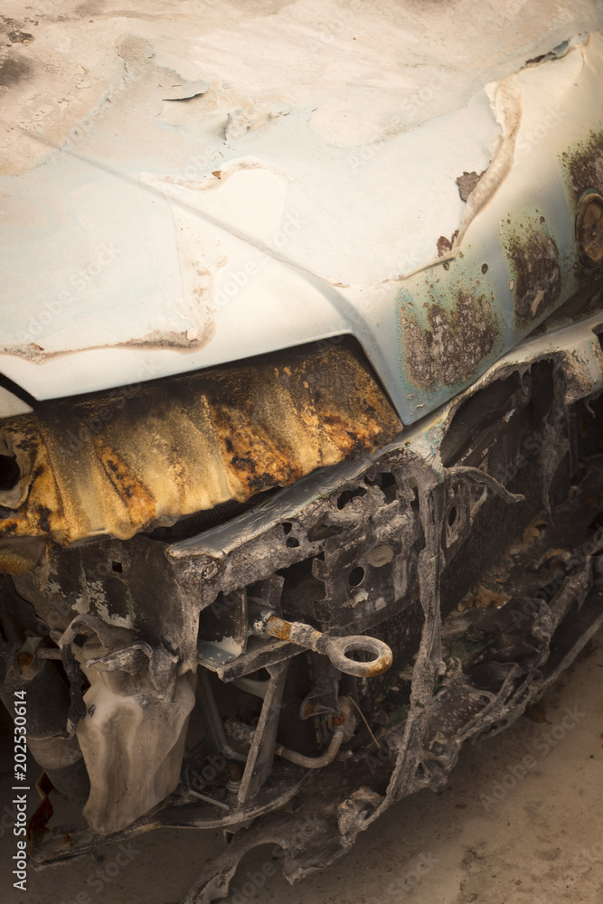 Fototapeta premium Burnt car crash wreck