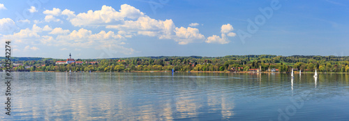 Ammersee Panorama mit Diessen und St. Alban