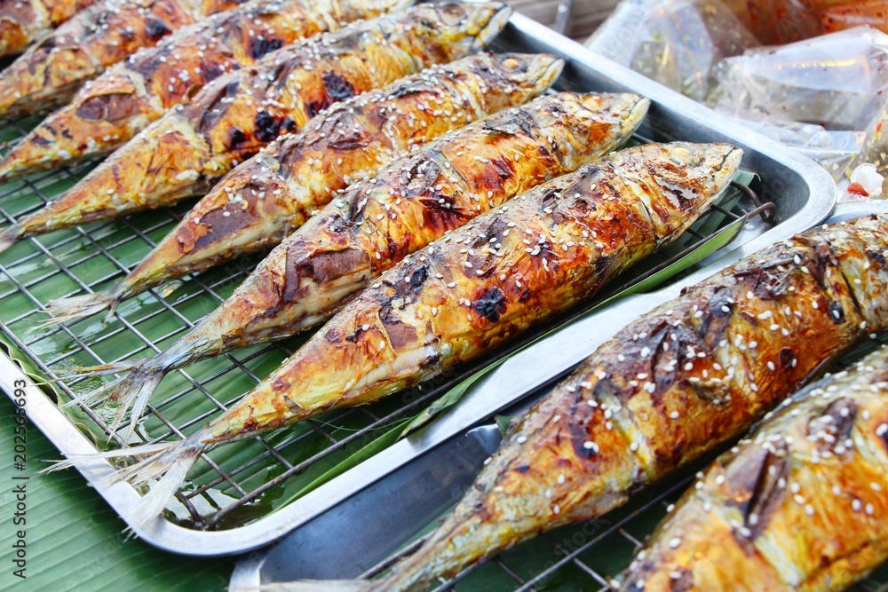 Grilled fish is delicious in the market