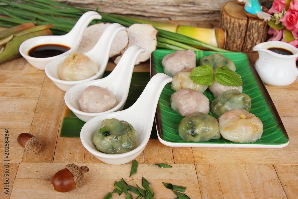 Steamed dumpling stuffed with garlic chives ,taro,bamboo shoot Steamed dumpling stuffed with garlic chives ,taro,bamboo shoot