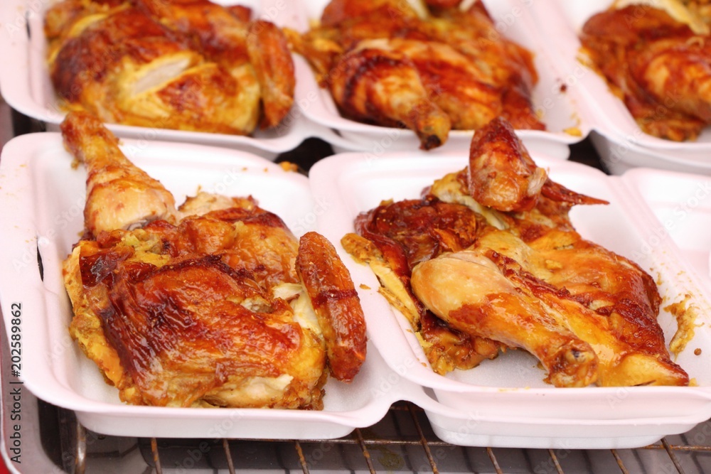 Grilled chicken is delicious in the market Grilled chicken is delicious in the market