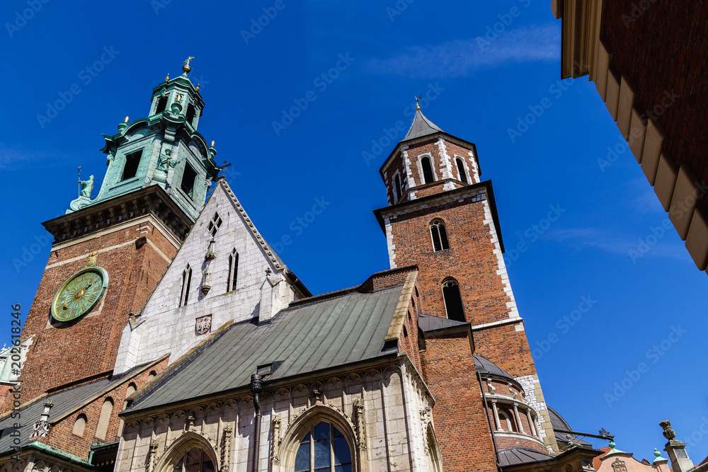 Φωτογραφία Roof towers of cathedral on Wawel castle, Cracow, Poland.