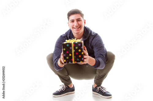 парень с подарком