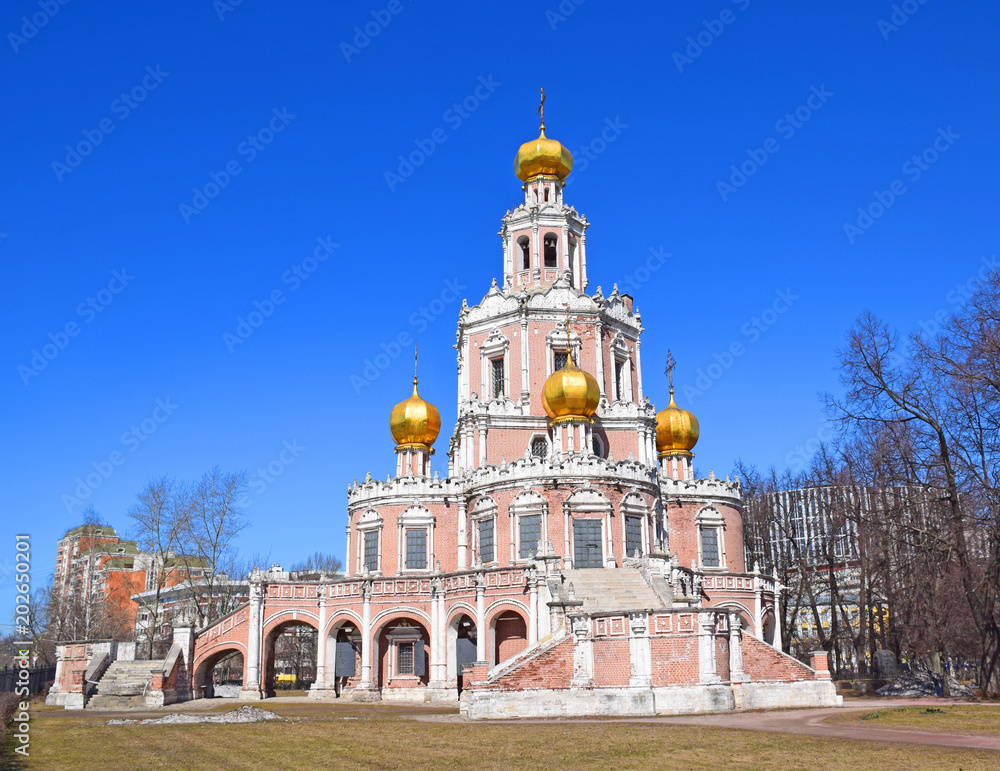 The Church of the Intercession of the Virgin in Fili is built in 1690-1694 in the style of the early Moscow Baroque. The architect of the temple is the architect Yakov Bukhvostov. Moscow, April 2018