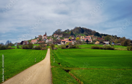 Burgenweg Heideck - Blick auf den Schloßberg photo