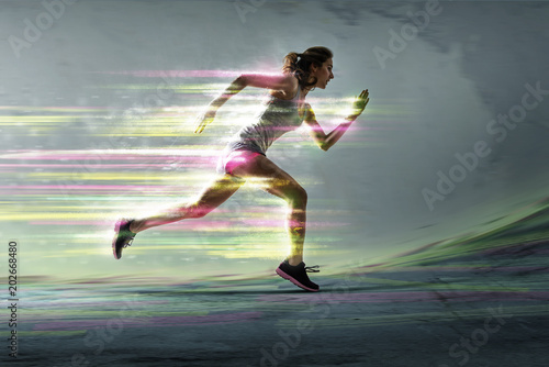 Läuferin mit surrealen Lichteffekten © lassedesignen