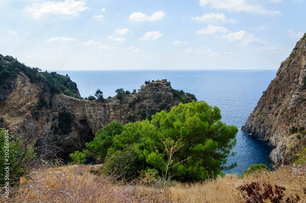 Φωτογραφία View over sea to the lovely lagoon and historical and archeological fortress Ant