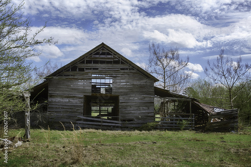 Old wooden barn in rural Alabama