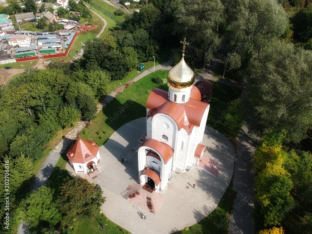 религия церковь дрон собор лес площадь 
