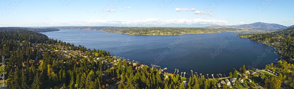 Naklejka premium Lake Sammamish Bellevue Washington Panoramic Landscape View