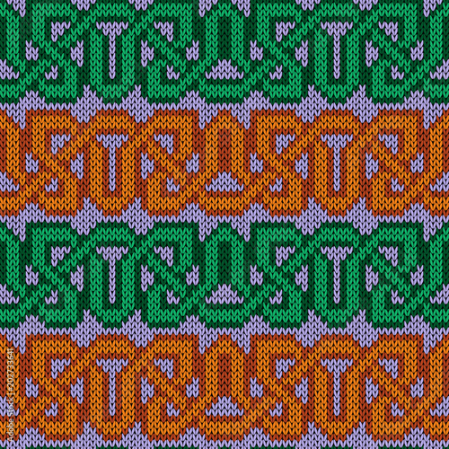 Knitted seamless interwoven pattern