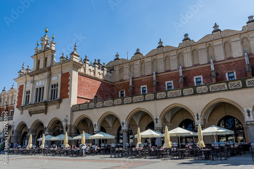 La halle aux Draps sur la place Rynek Głowny