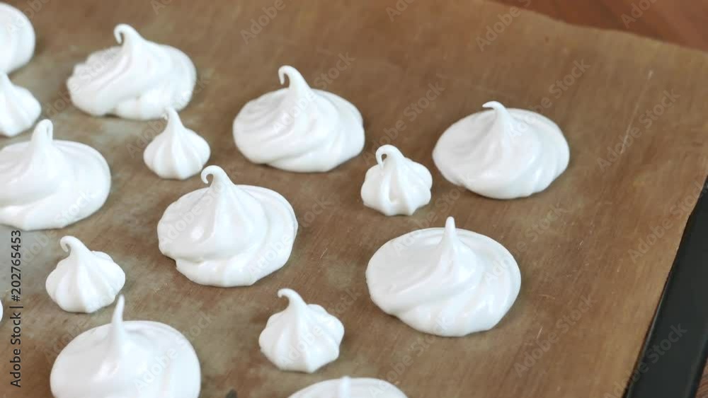 bakery piping Meringue a dessert cloud-like cookies. bakery piping Meringue a dessert cloud-like cookies.