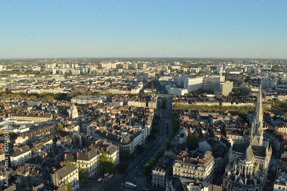 Vista Nantes Torre de Bretaña