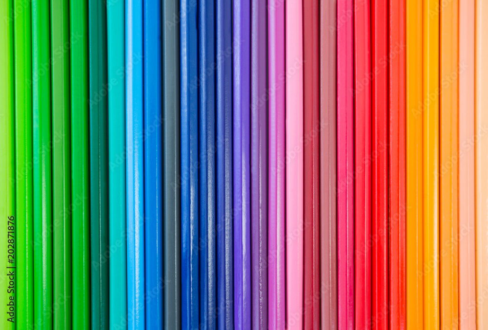 Obraz premium Close-up of colored pencil arranged in a row