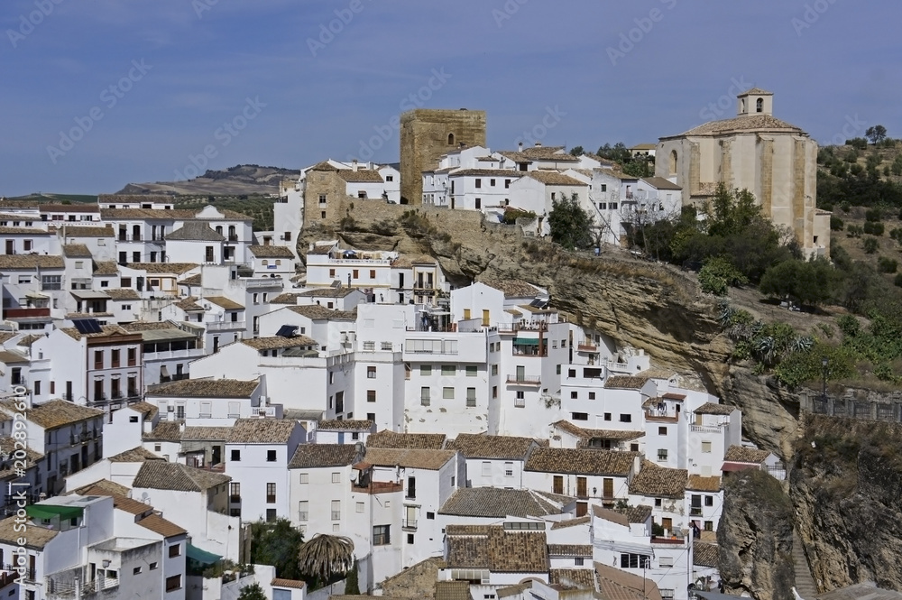 Spain, Andalusia, village of Setenil de las Bodegas on the Ruta de los Pueblos Blancos, white villages road