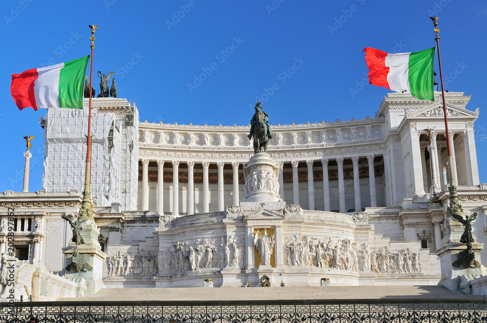 Naklejka premium Vittoriano Monument, Altare della Patria to Vittorio Emanuele II in Piazza Venezia, Rome, Italy.