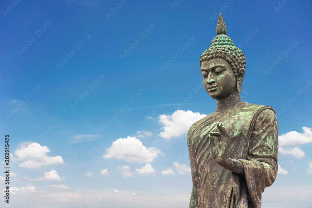 buddha statue in Phutthamonthon park