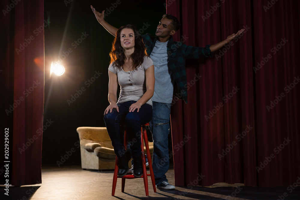 Fotografie Artists rehearsing on stage