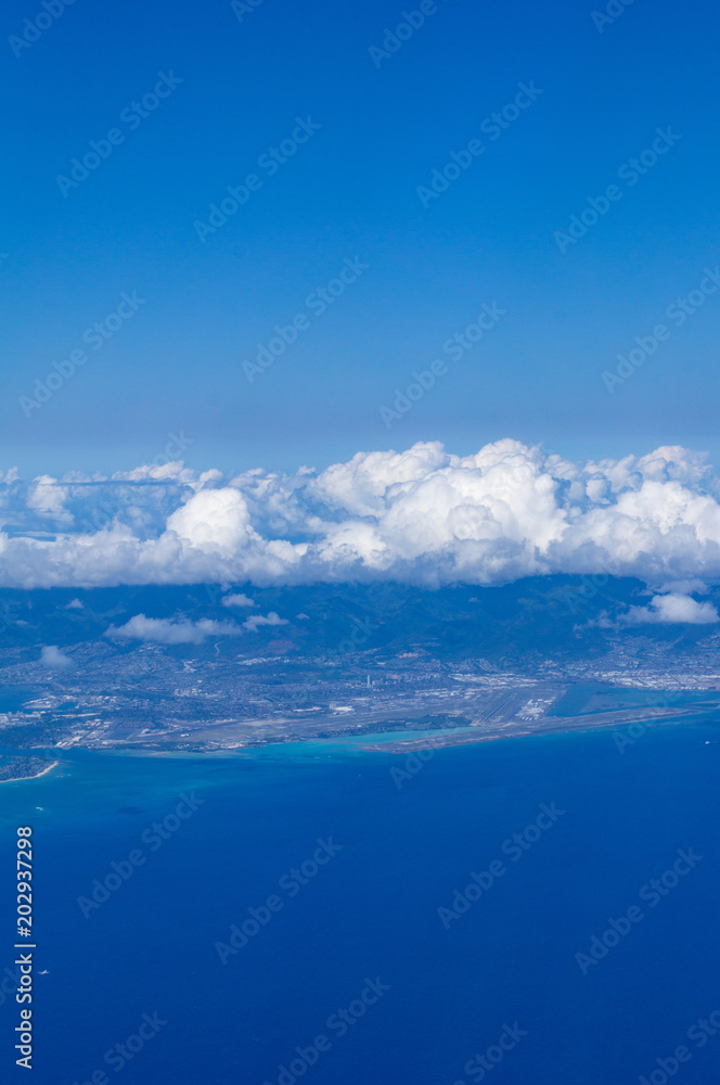 飛行機からオアフ島を見る 飛行機からオアフ島を見る