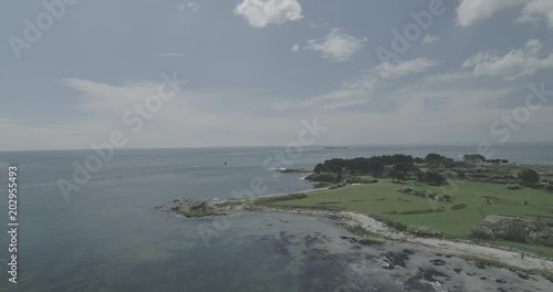 Drone footage in Bretagne - 4k - LOG - Morbihan Gulf - Aerial view