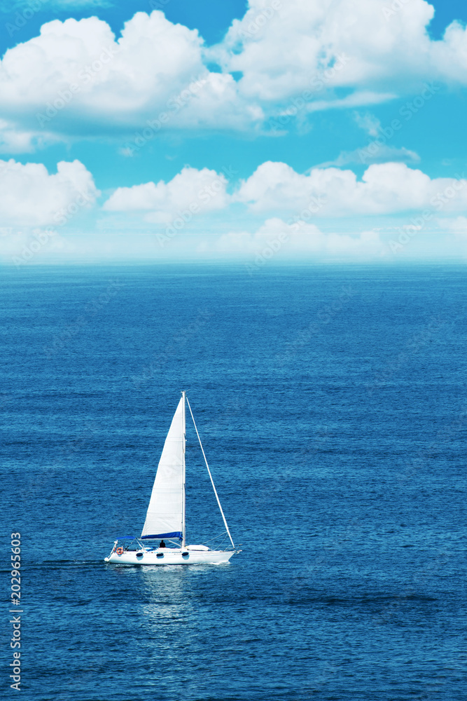 Fototapeta premium Sailing boat