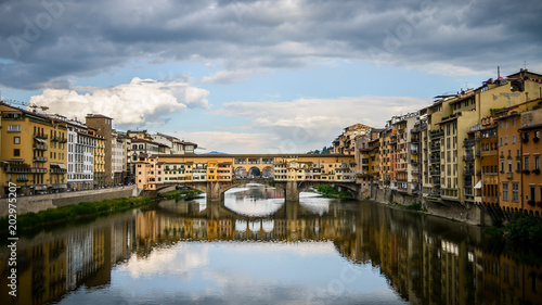 fotograf  a del puente Vecchio en Florencia  Italia
