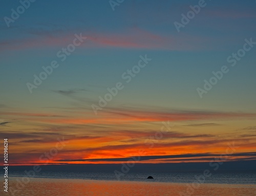 Beautiful sunset at the sea © photoexpert