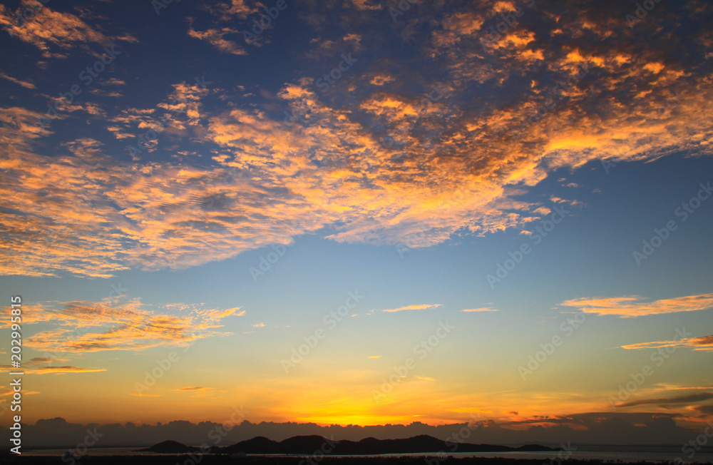 Fototapeta premium Beautiful sky on twilight time for background