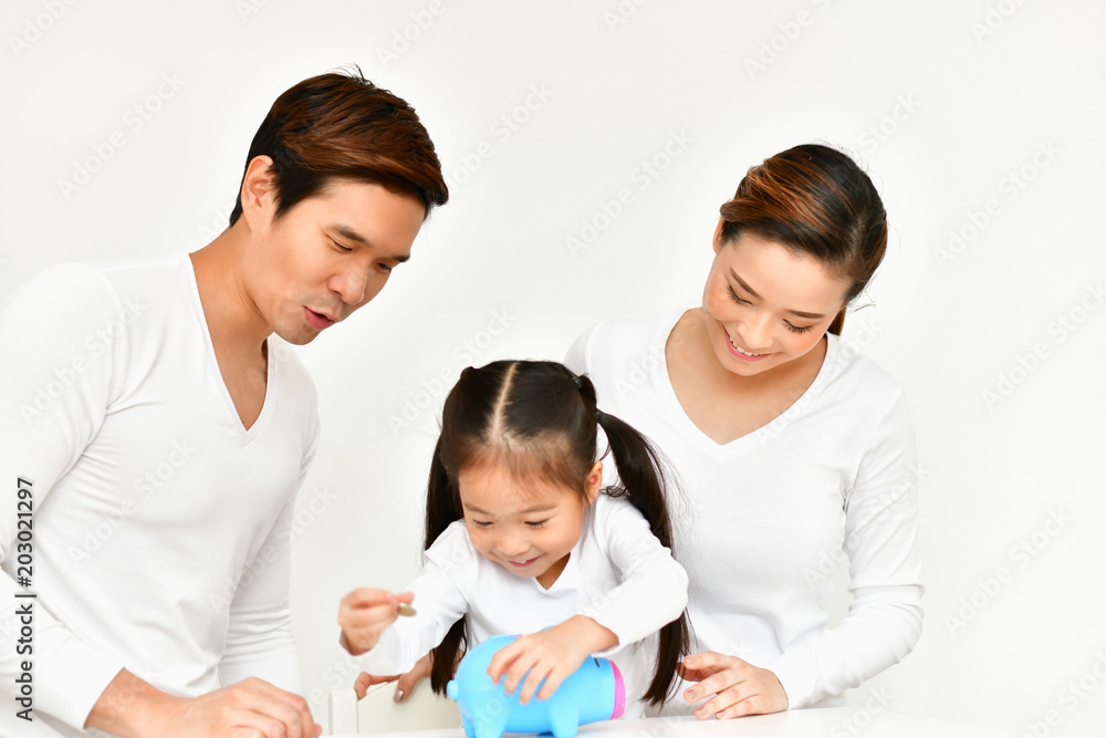 Parents are teaching children to save money. Parents are teaching children to save money.