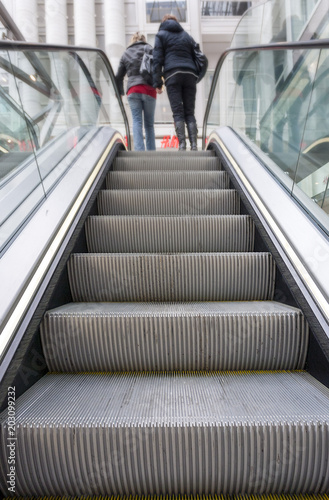 Shopping_mall_ escalators