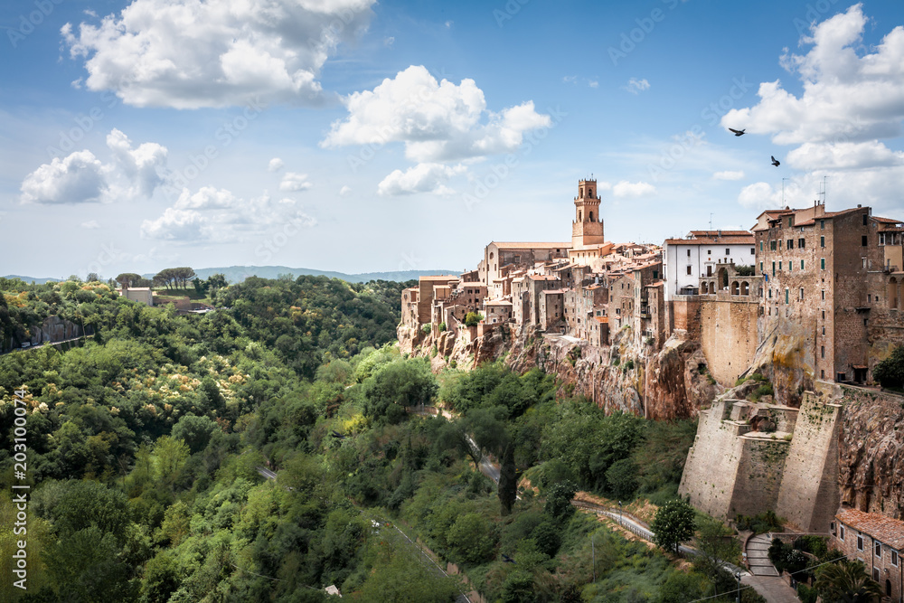 Vista panoramica di Pitigliano in Toscana
