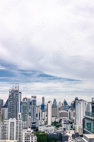 ビル ブルースカイ 青空 雲 美しい オフィス 都会 メトロシティー メガシティー 首都 
