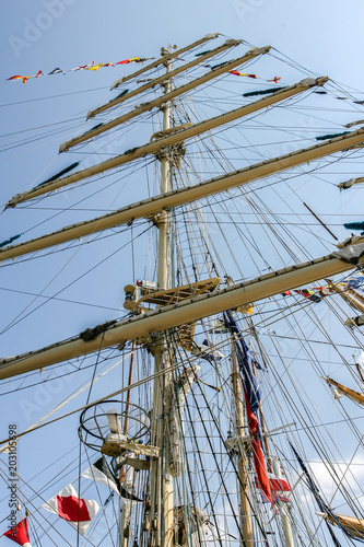 Mast auf einem Segelschiff