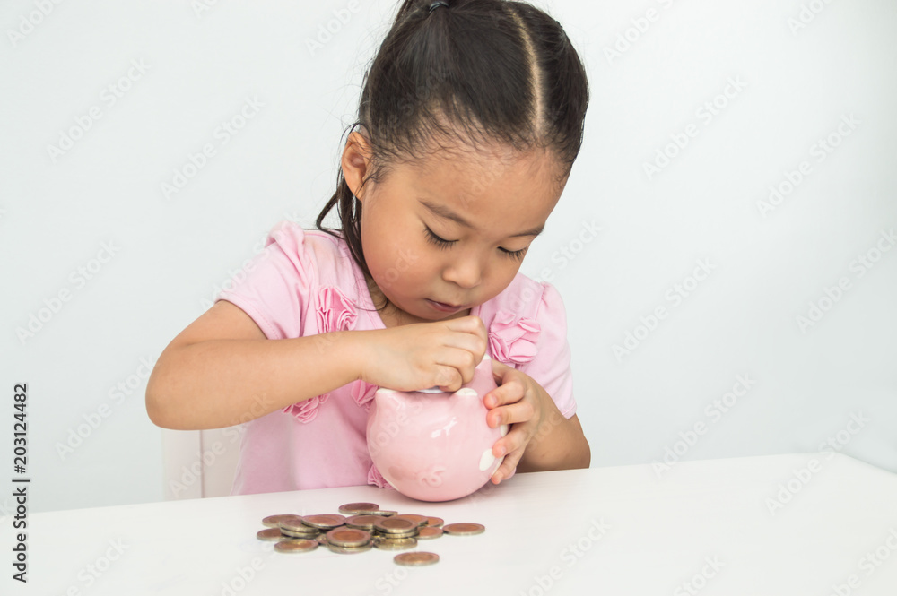Parents are teaching children to save money. Parents are teaching children to save money.