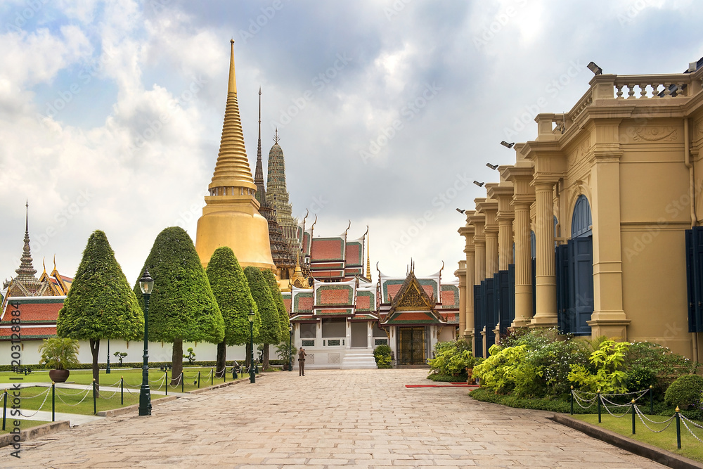 Naklejka premium Wat Phra Kaew, Temple of the Emerald Buddha, Bangkok, Thailand